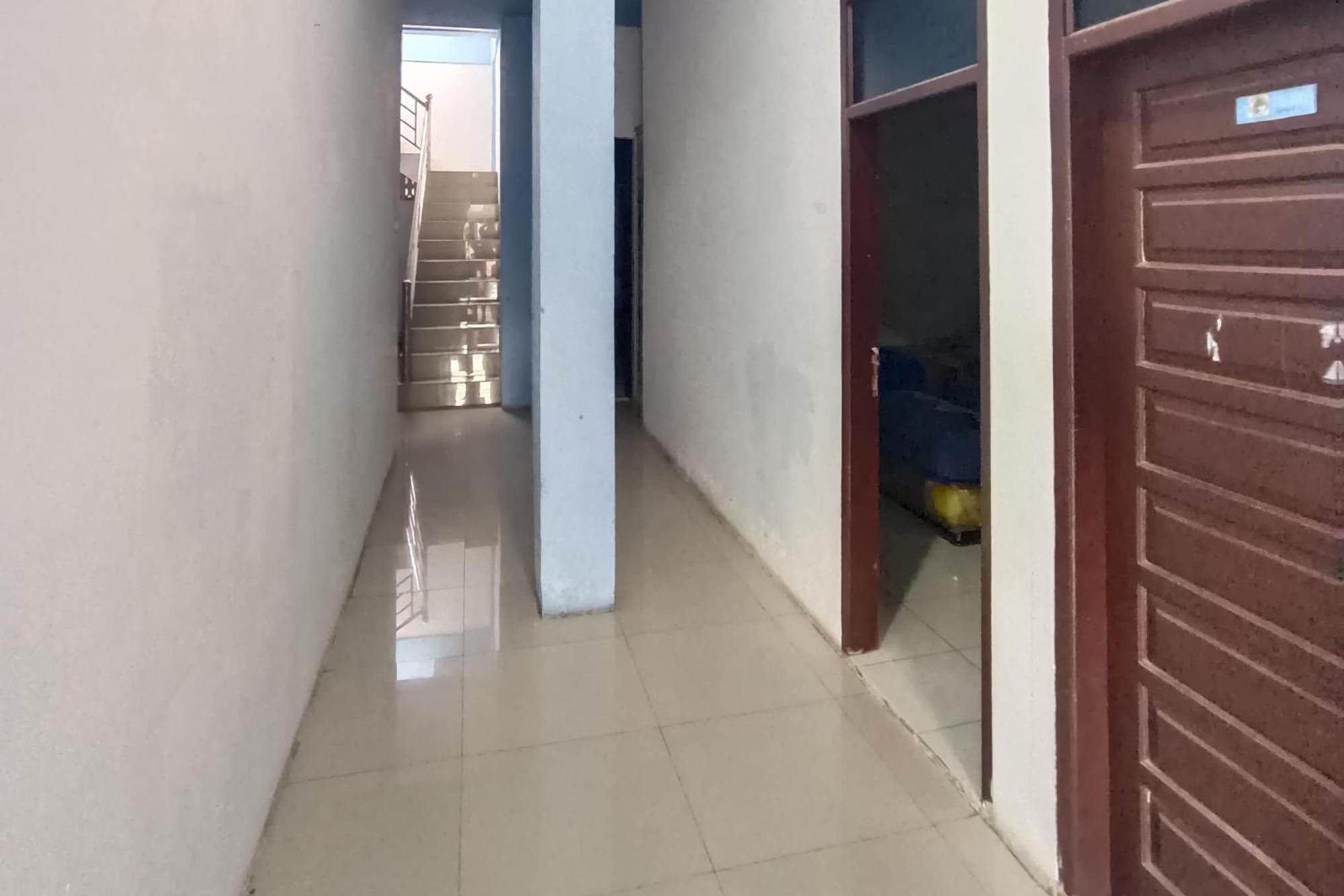 Oyo 92207 Hotel Koperasi バンダ・アチェ エクステリア 写真